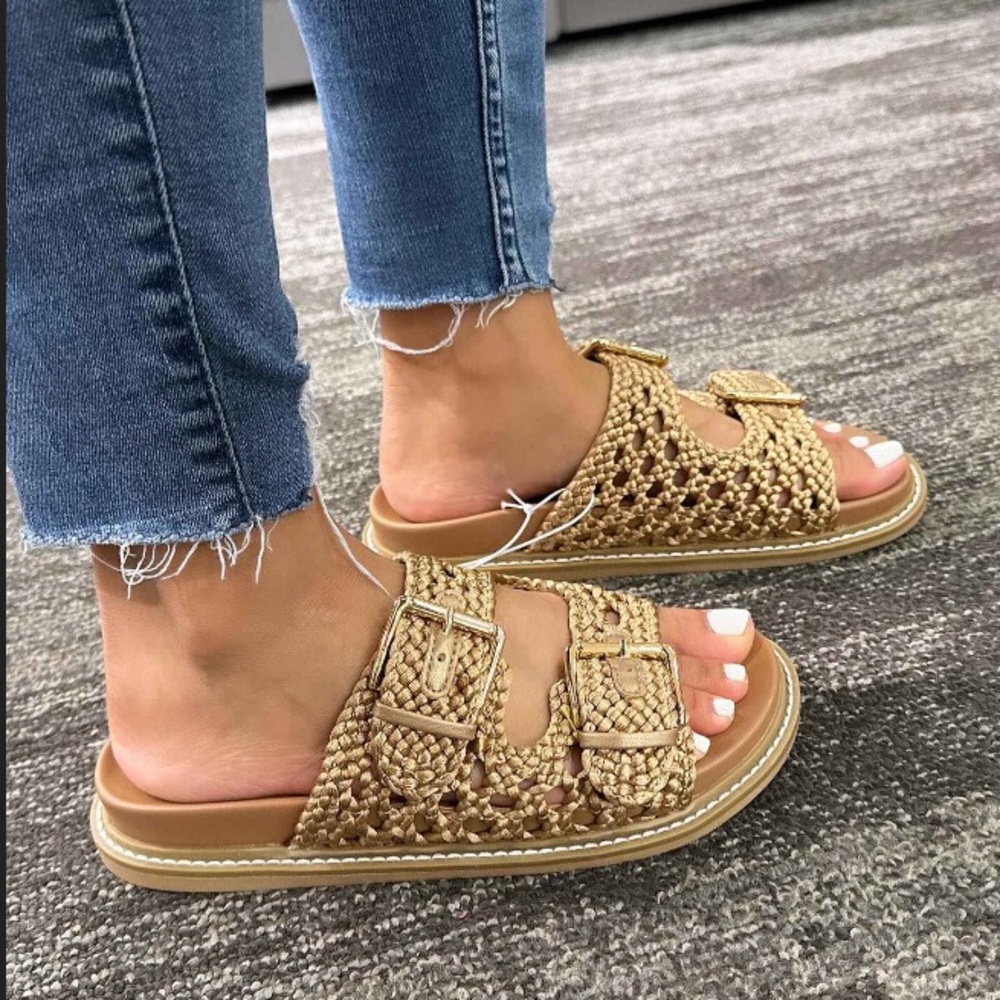 Universal Thread Kylie Crochet Sandals sz 8 Tan Brand New with box Birkenstock